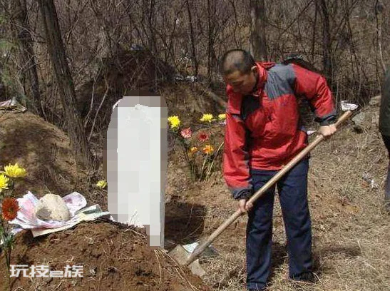 农村清理坟草禁忌(坟头长草清理掉有什么讲究吗)-图片1