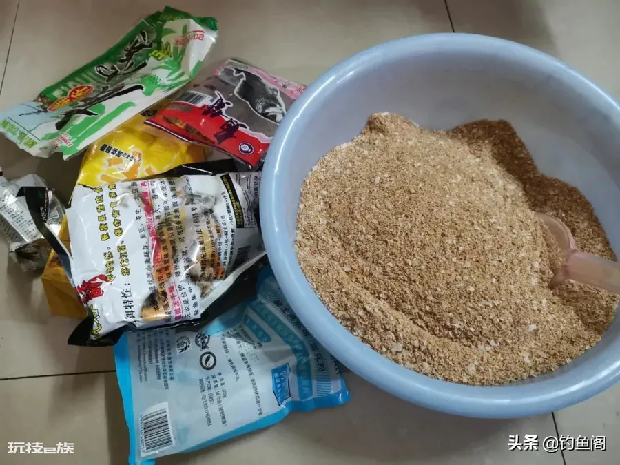钓鱼界诱鱼最快的饵料(野钓什么窝料配方东西诱鱼最快)-图片2