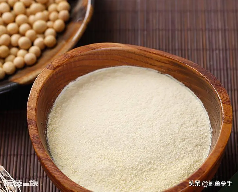 鲫鱼喜欢吃什么饵料(现在季节钓鲫鱼三样饵料最佳)-图片2