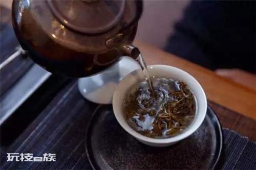 泡第一遍的茶叶水是不是要倒掉（冲泡第一遍的茶水能喝吗）-图片4