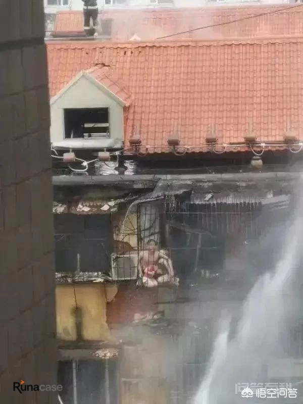 广州荔湾以身挡火护女爸爸:肌肉大面积坏死,上肢运动感觉消失,救治难度较大;他的妻子在大火中不幸遇难。你怎么看?-图片4